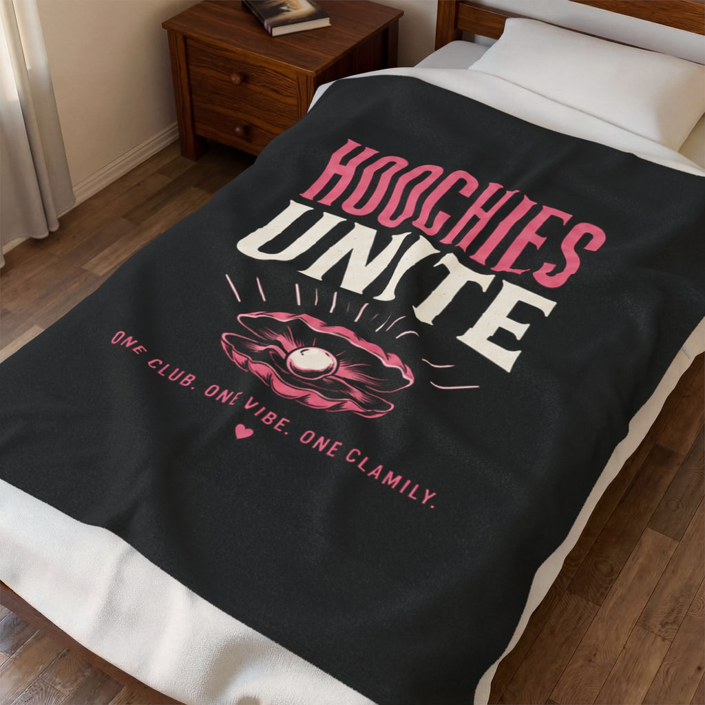 Hoochies Unite Plush Blanket — Soft Velveteen Throw with Retro Lip Graphic